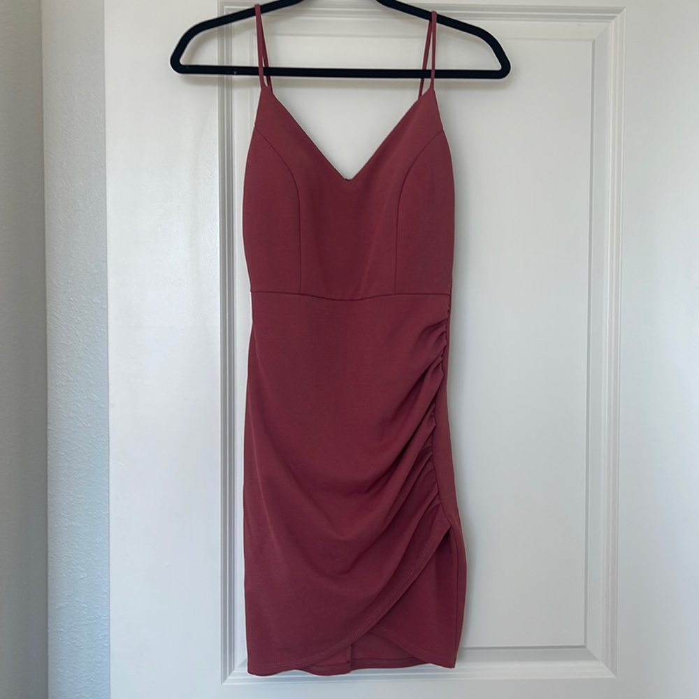 NWT Windsor dress. Pink/mauve. Size medium.